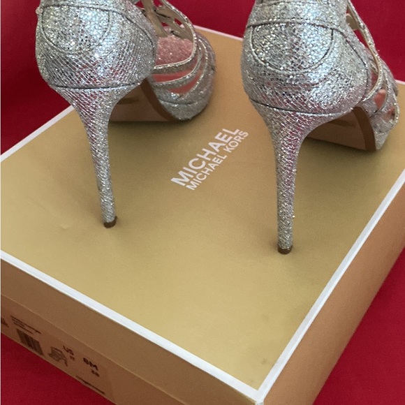 Micheal Kors “SANDRA” Glitter Platform Sandal - Picture 2 of 4